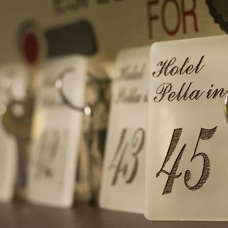Pella Inn Hostel Hotel *