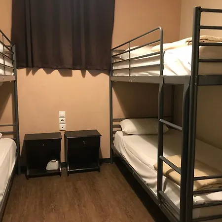Pella Inn Hostel * Athens