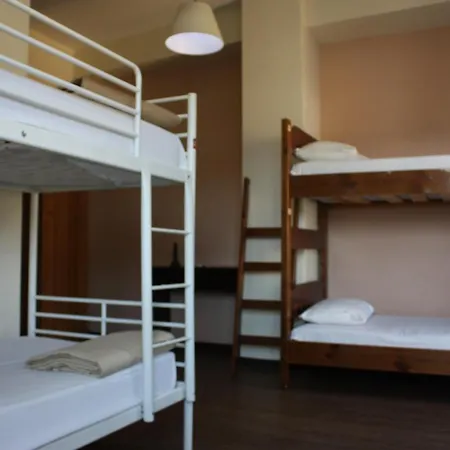Pella Inn Hostel Hotel